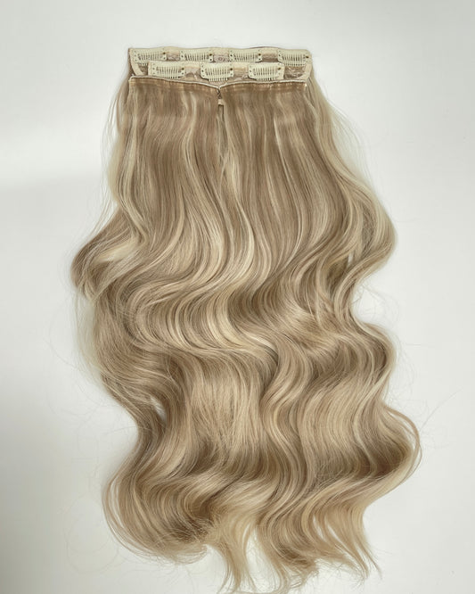 24’ Wavy 220g Bio-Protein Fibre Clip-in Hair Extensions - Champagne Sorbet